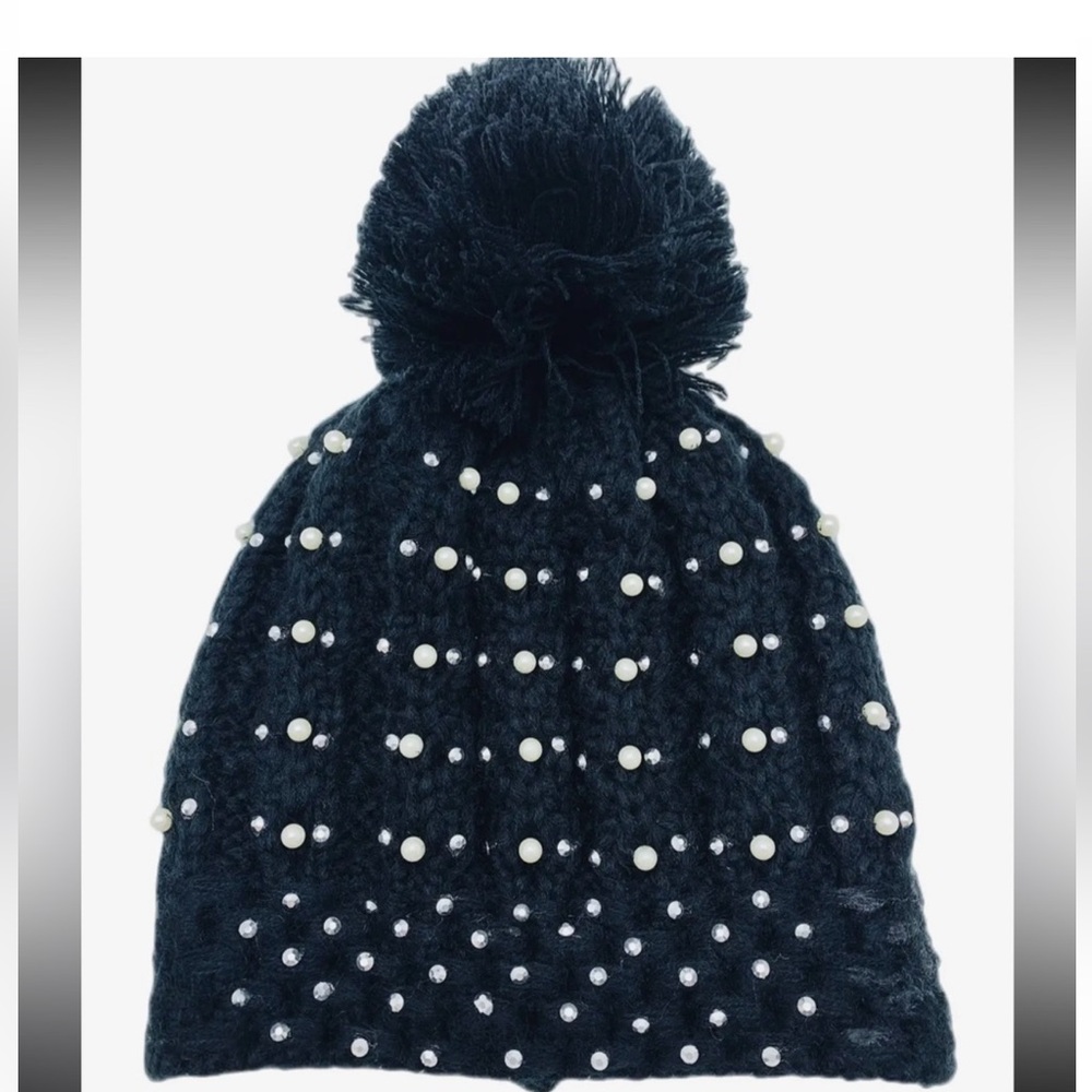 670. COST 🛑Pearl black beaded Pom Pom black beanie hat